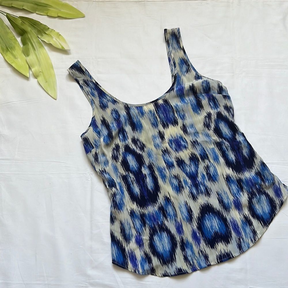 ⭐️GUESS by Marciano Silk Sleeveless Blouse⭐️